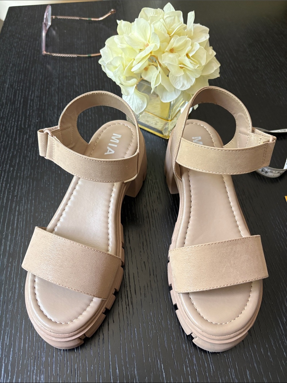 MIA Women's Beige/Tan Chunky Block Heel Sandals